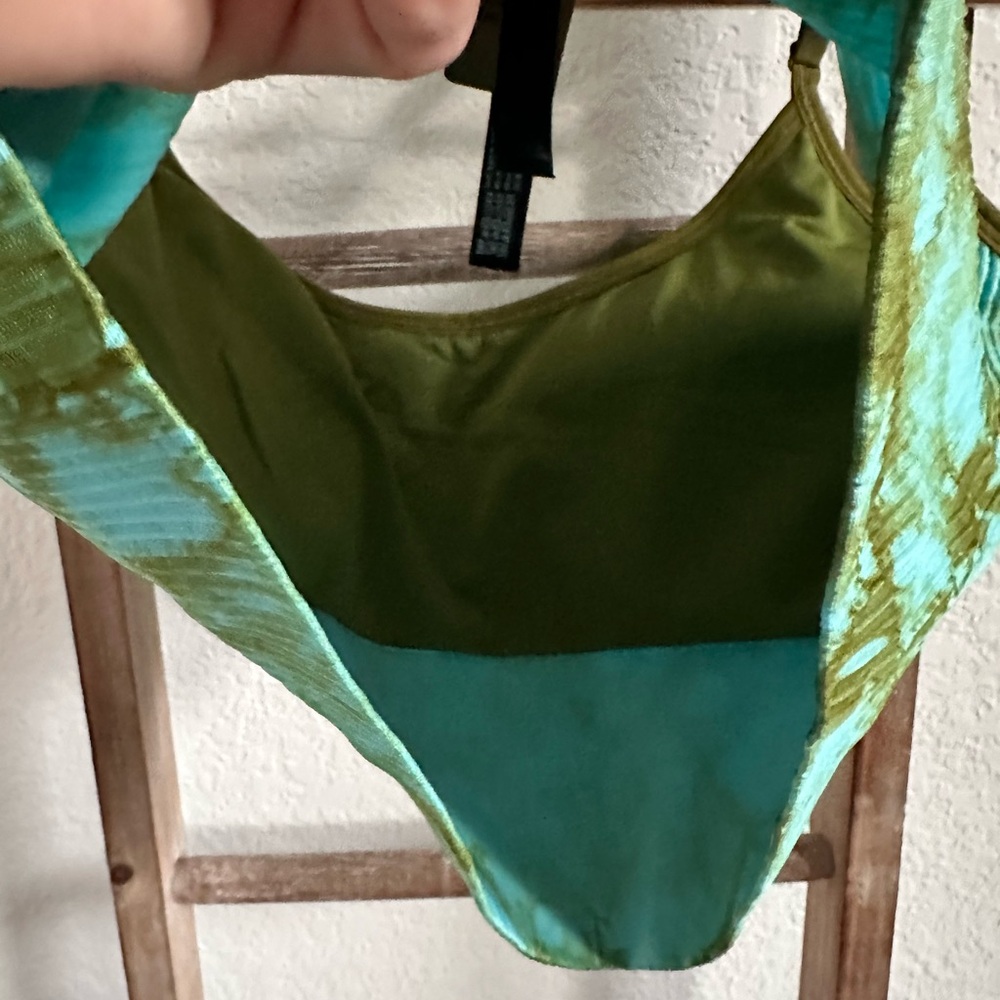 PINK Victorias Secret Seamless Lightly Line Tye Dye Sports Bra Sz: XXL NWT - Picture 9 of 11